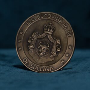 Medalii și insigne personalizate realizate de Verdoux Art Company, atelier din București, pentru evenimente și competiții.